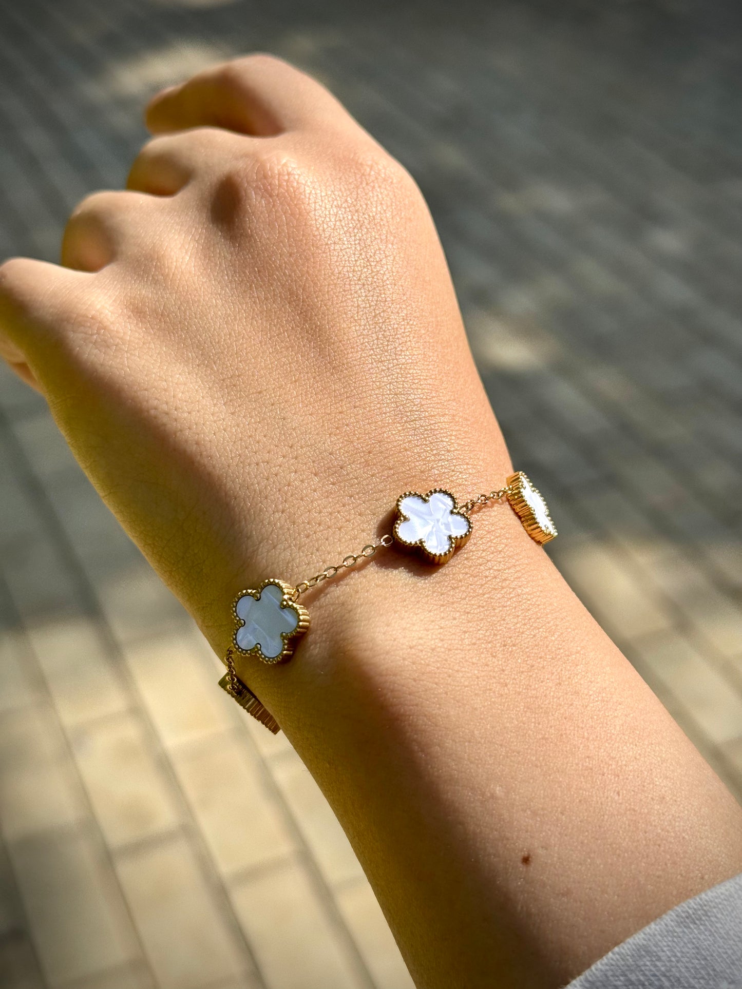 Mother‑of‑Pearl Clover Bracelet